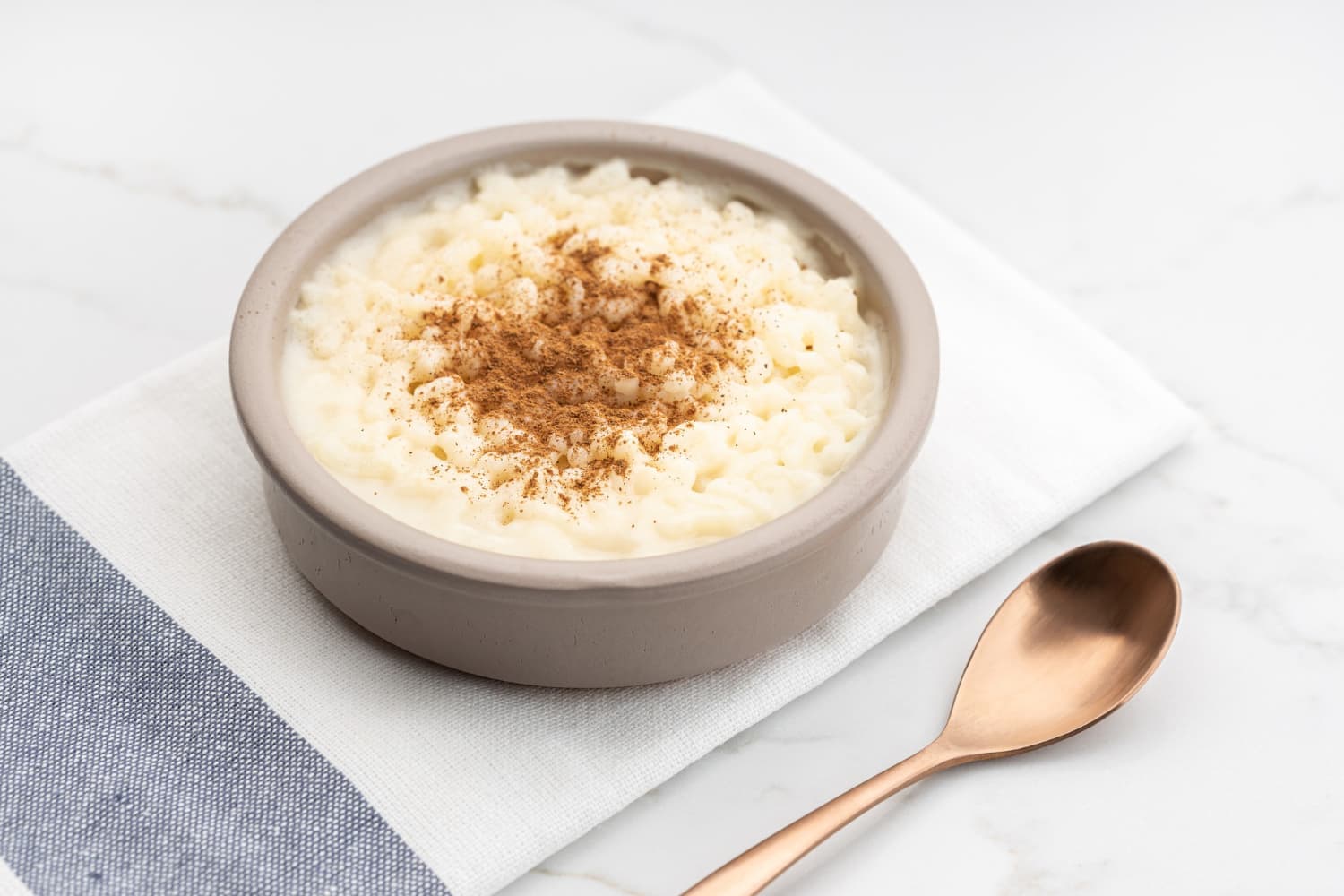arroz con leche con canela o requemado